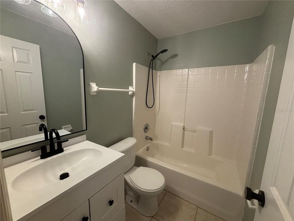 For Sale: $249,900 (2 beds, 2 baths, 858 Square Feet)