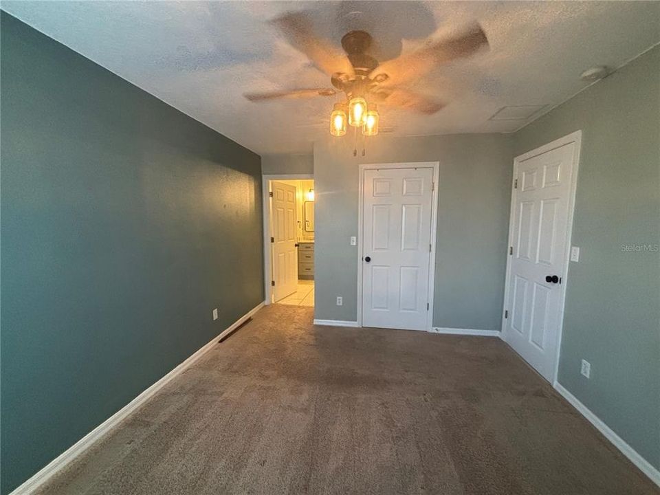 For Sale: $249,900 (2 beds, 2 baths, 858 Square Feet)