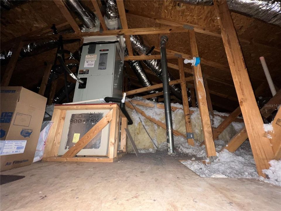 For Sale: $249,900 (2 beds, 2 baths, 858 Square Feet)