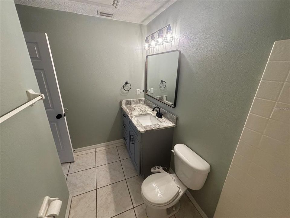 For Sale: $249,900 (2 beds, 2 baths, 858 Square Feet)