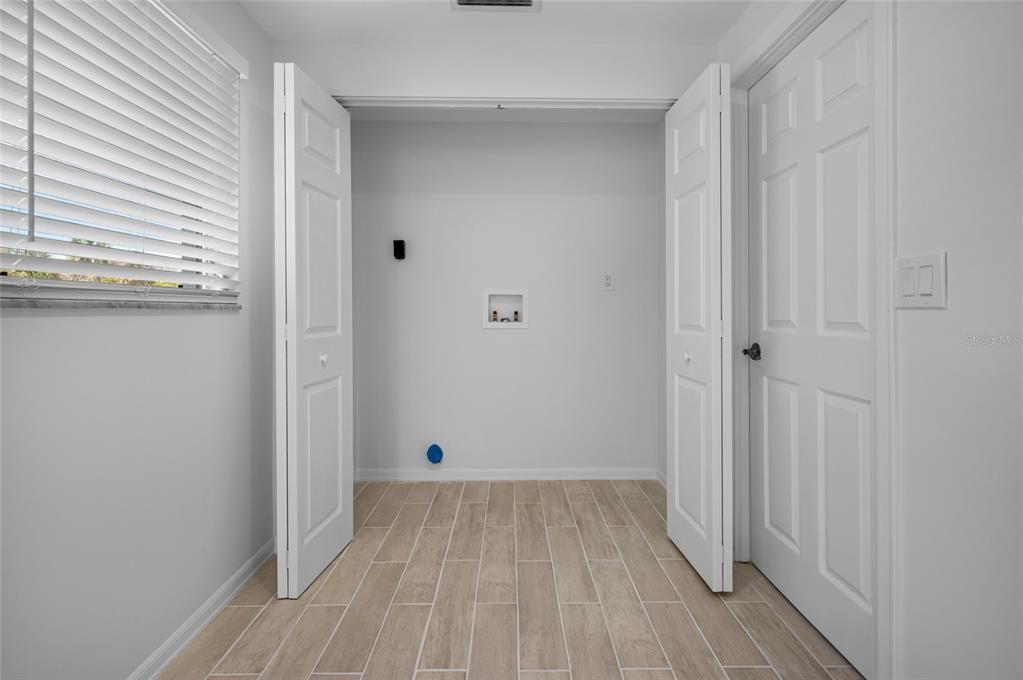 На продажу: $529,900 (3 спален, 2 ванн, 1706 Квадратных фут)