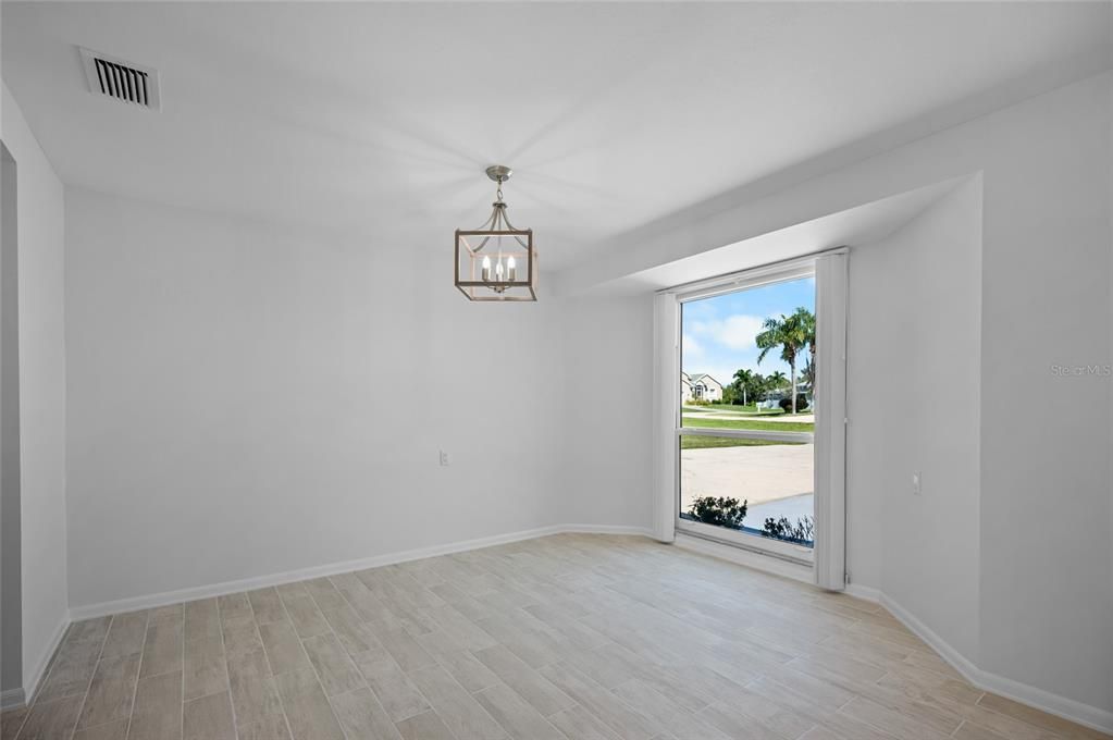 На продажу: $529,900 (3 спален, 2 ванн, 1706 Квадратных фут)