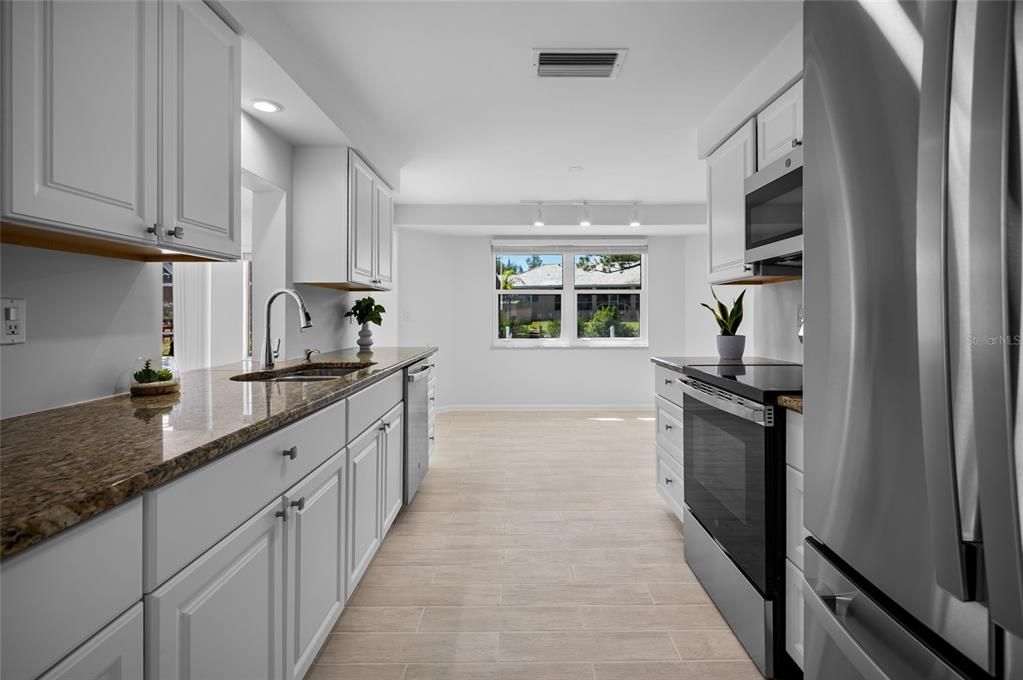 На продажу: $529,900 (3 спален, 2 ванн, 1706 Квадратных фут)