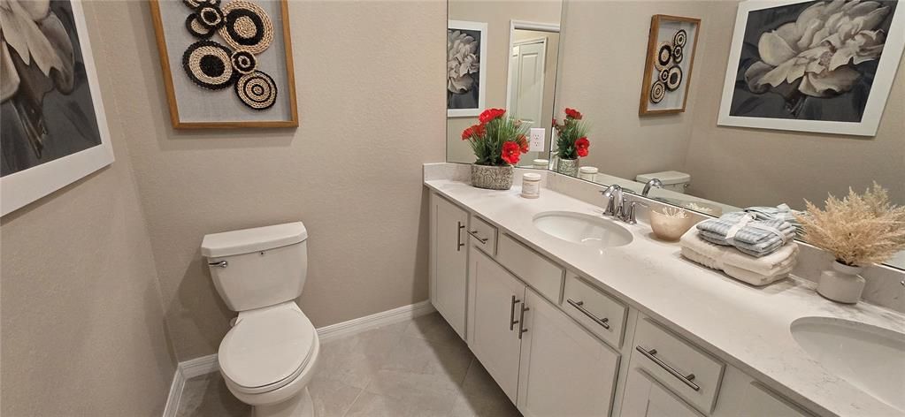 For Sale: $405,000 (2 beds, 2 baths, 1353 Square Feet)