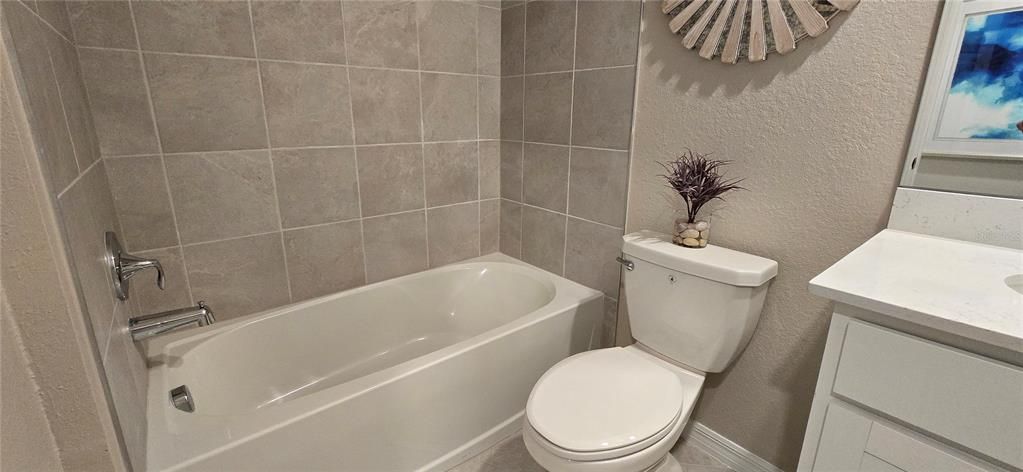 For Sale: $405,000 (2 beds, 2 baths, 1353 Square Feet)