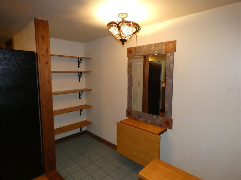 На продажу: $314,900 (2 спален, 1 ванн, 1950 Квадратных фут)