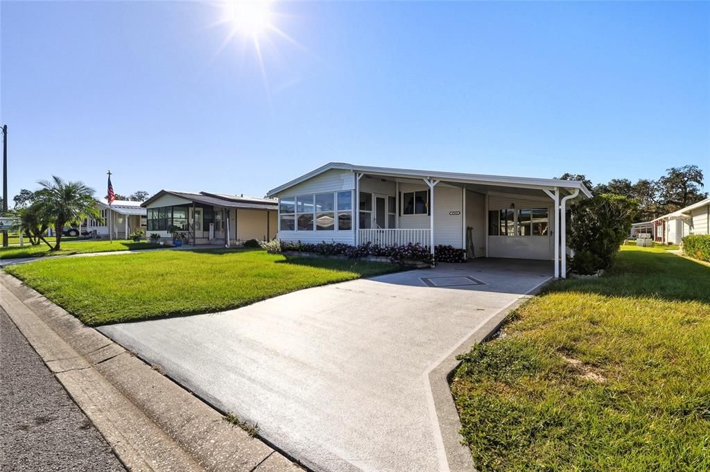 Active With Contract: $139,900 (2 beds, 2 baths, 1056 Square Feet)