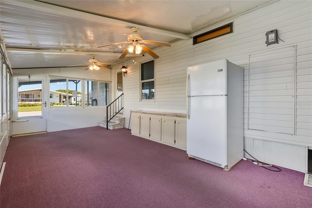 Active With Contract: $139,900 (2 beds, 2 baths, 1056 Square Feet)