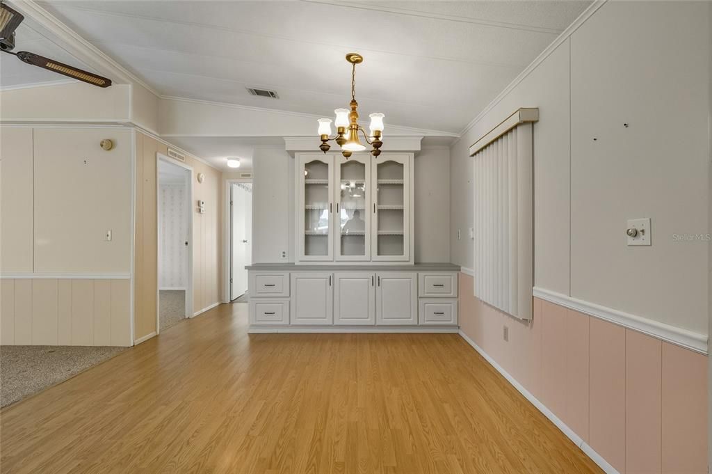 Active With Contract: $139,900 (2 beds, 2 baths, 1056 Square Feet)