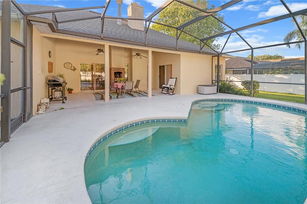 For Sale: $429,000 (4 beds, 2 baths, 1746 Square Feet)