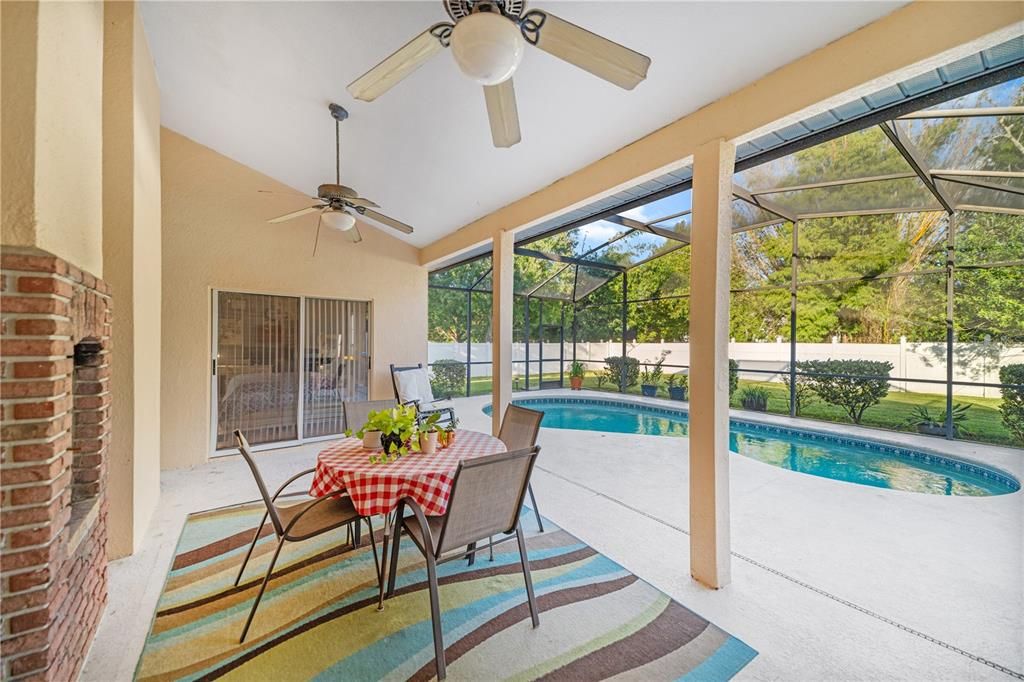 For Sale: $429,000 (4 beds, 2 baths, 1746 Square Feet)