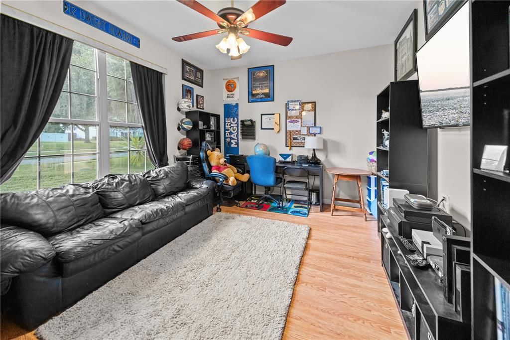 For Sale: $429,000 (4 beds, 2 baths, 1746 Square Feet)