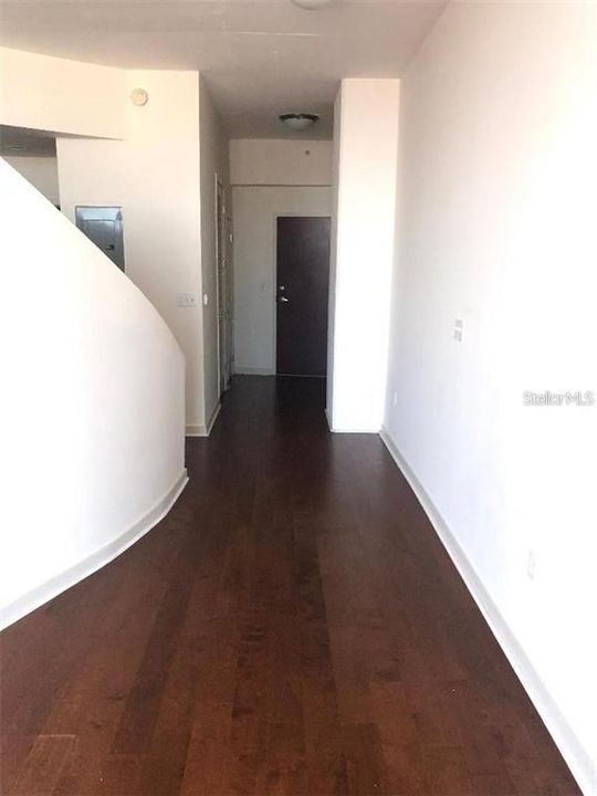 For Rent: $1,895 (1 beds, 1 baths, 854 Square Feet)