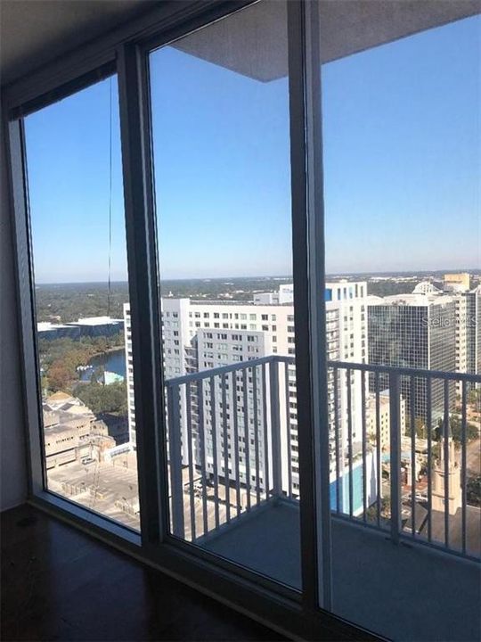 For Rent: $1,895 (1 beds, 1 baths, 854 Square Feet)