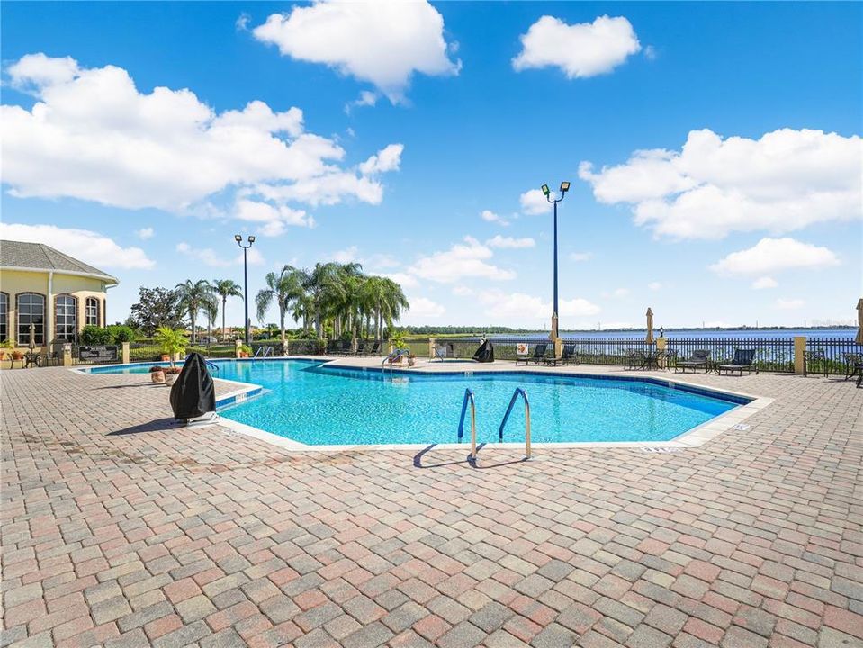 На продажу: $250,000 (3 спален, 2 ванн, 1362 Квадратных фут)