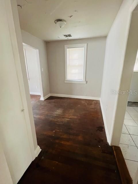 合同活跃: $339,000 (2 贝兹, 1 浴室, 720 平方英尺)