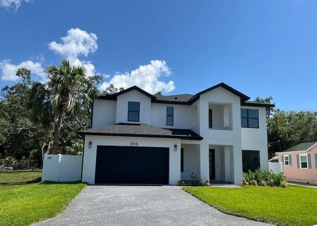 合同活跃: $339,000 (2 贝兹, 1 浴室, 720 平方英尺)