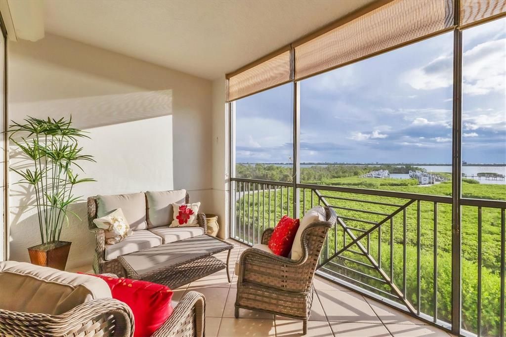 For Sale: $659,000 (3 beds, 2 baths, 1913 Square Feet)