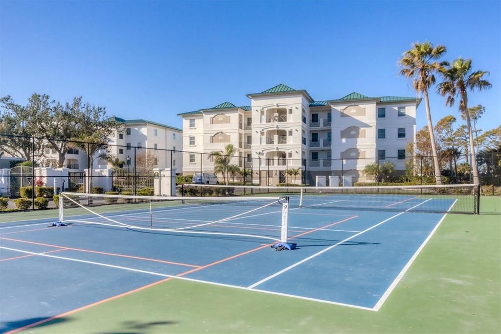 For Sale: $659,000 (3 beds, 2 baths, 1913 Square Feet)