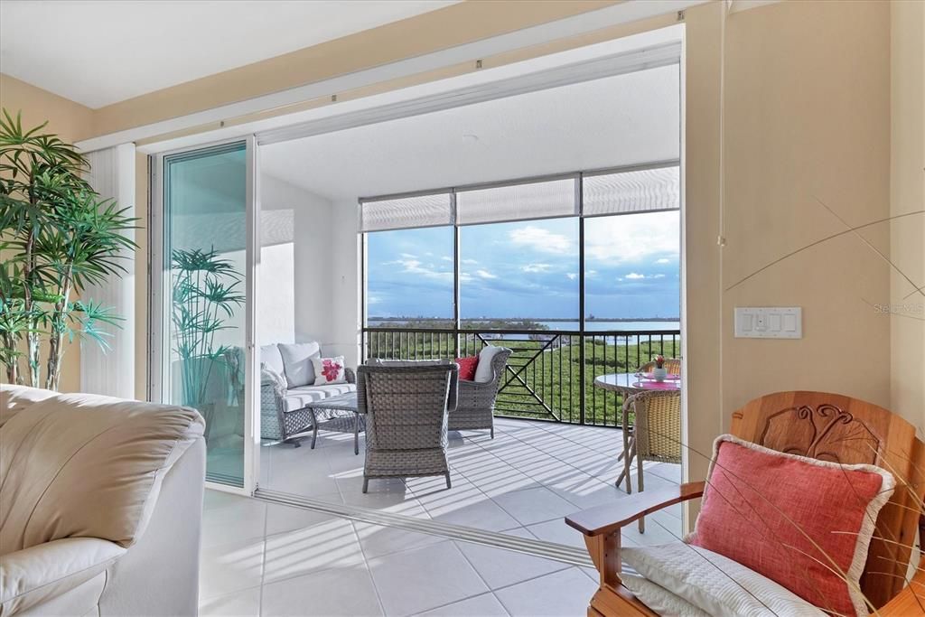 For Sale: $659,000 (3 beds, 2 baths, 1913 Square Feet)