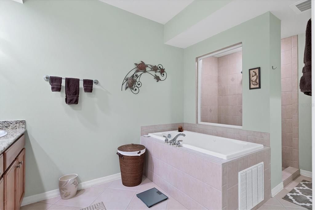 For Sale: $659,000 (3 beds, 2 baths, 1913 Square Feet)