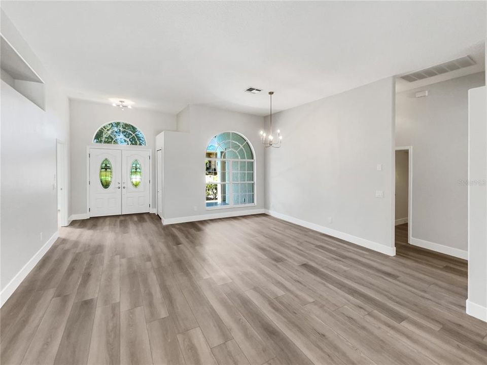 For Sale: $818,000 (5 beds, 3 baths, 3790 Square Feet)