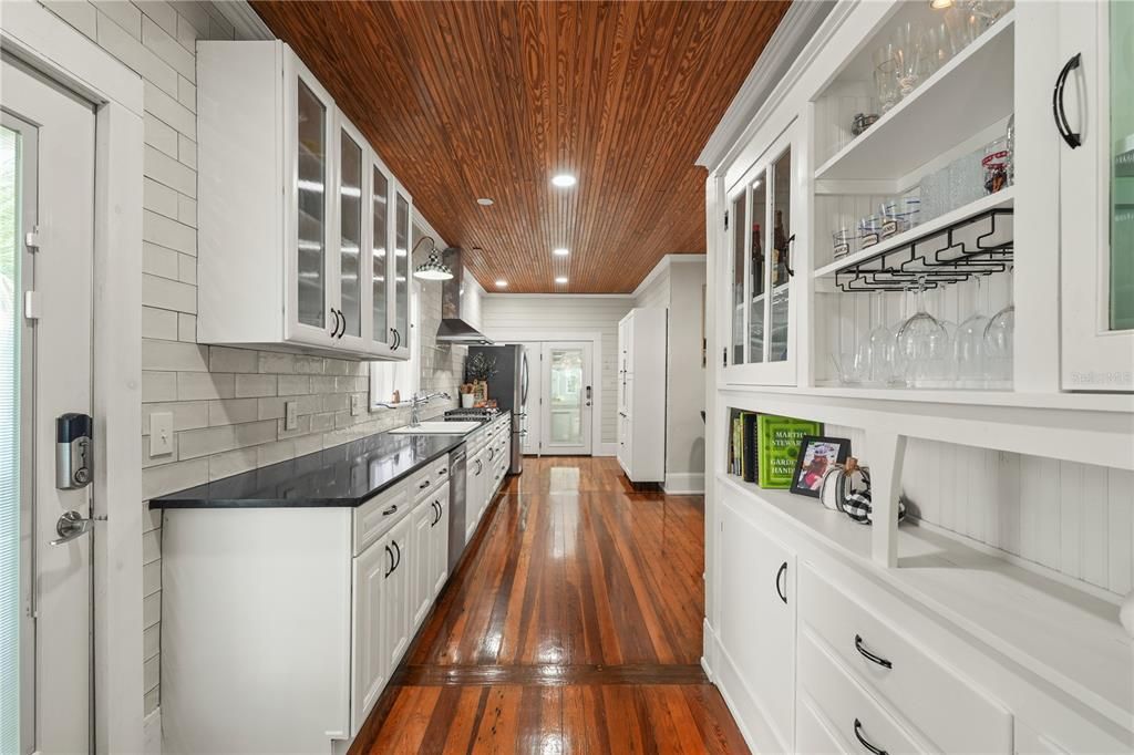 En Venta: $1,229,000 (4 camas, 3 baños, 2408 Pies cuadrados)