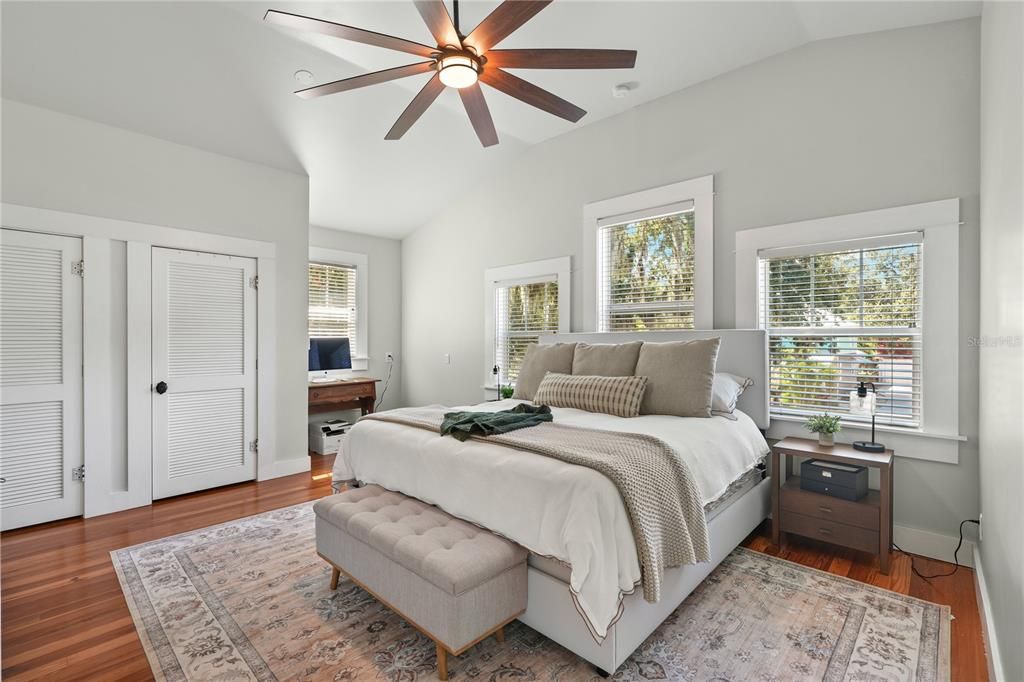 En Venta: $1,229,000 (4 camas, 3 baños, 2408 Pies cuadrados)