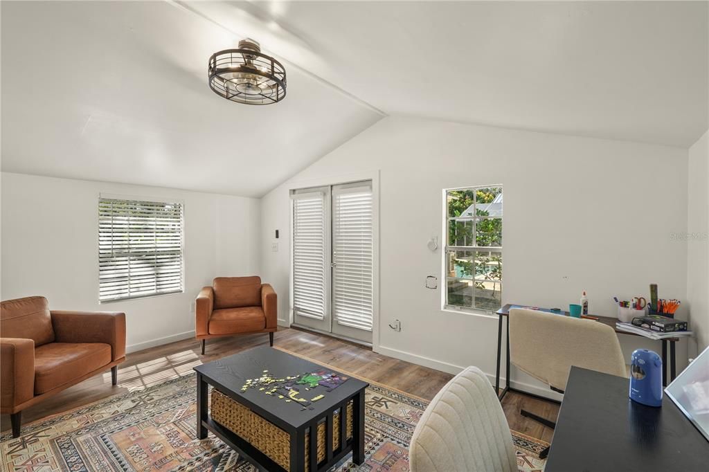 En Venta: $1,229,000 (4 camas, 3 baños, 2408 Pies cuadrados)