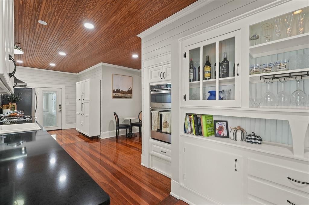 En Venta: $1,229,000 (4 camas, 3 baños, 2408 Pies cuadrados)