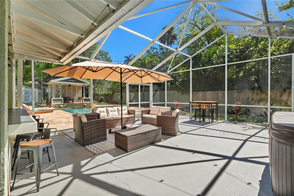 En Venta: $1,229,000 (4 camas, 3 baños, 2408 Pies cuadrados)