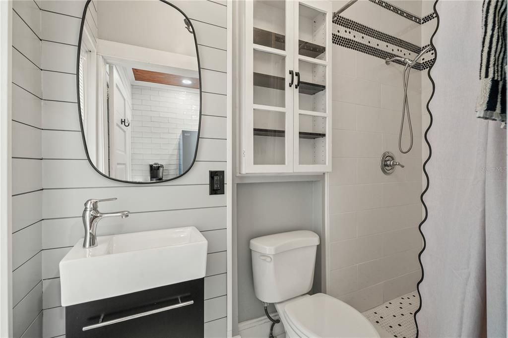 En Venta: $1,229,000 (4 camas, 3 baños, 2408 Pies cuadrados)