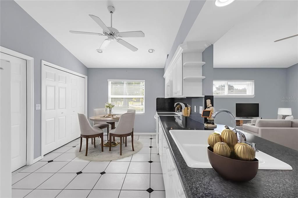 For Sale: $329,900 (2 beds, 2 baths, 1626 Square Feet)