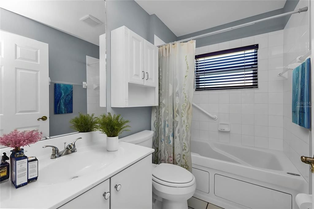 For Sale: $329,900 (2 beds, 2 baths, 1626 Square Feet)