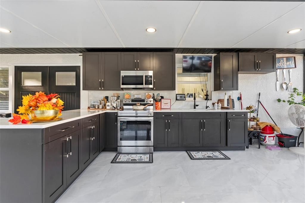 For Sale: $525,000 (3 beds, 2 baths, 1883 Square Feet)