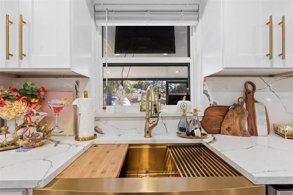 For Sale: $525,000 (3 beds, 2 baths, 1883 Square Feet)