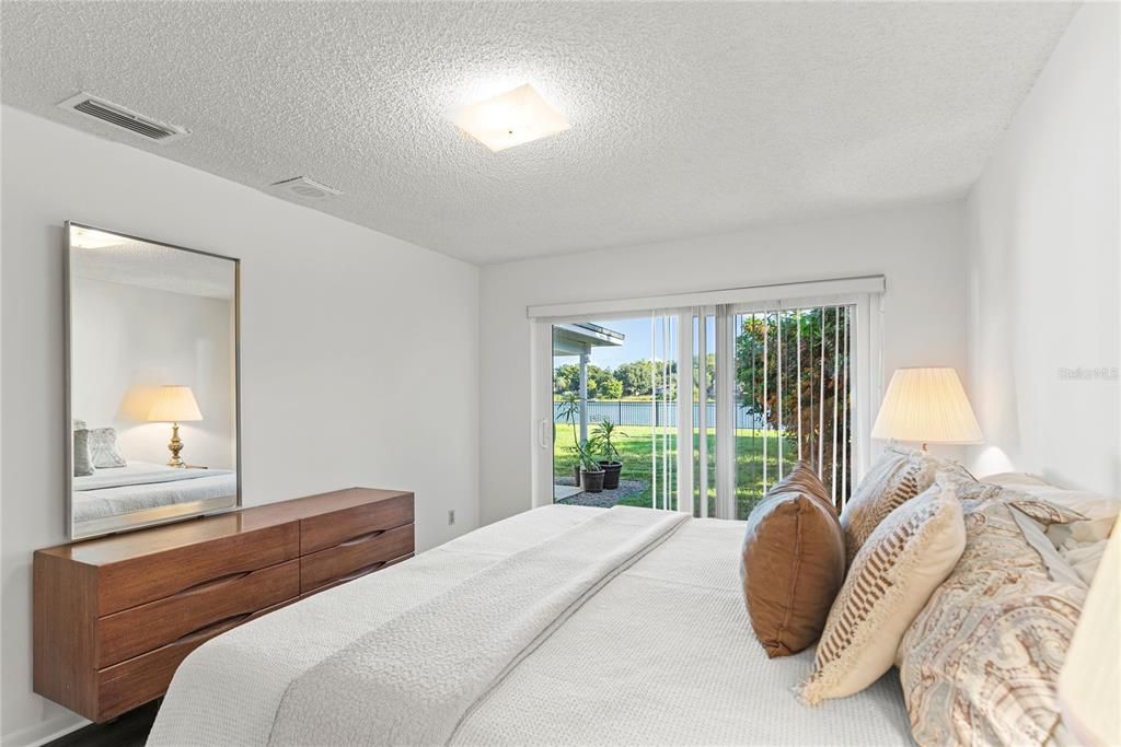 Под контрактом: $565,000 (4 спален, 2 ванн, 1772 Квадратных фут)