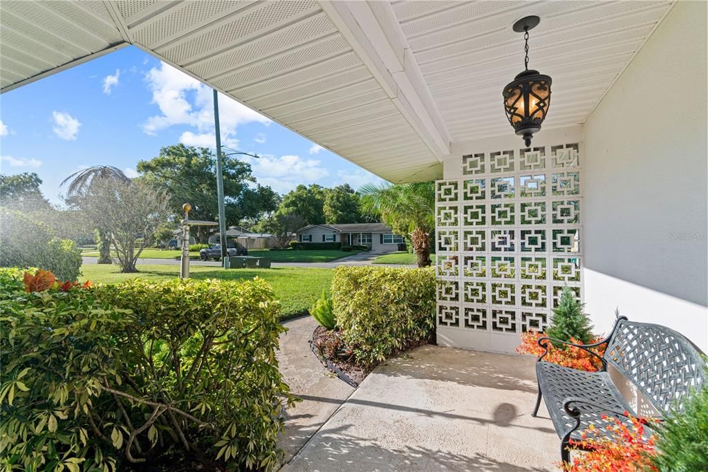 Под контрактом: $565,000 (4 спален, 2 ванн, 1772 Квадратных фут)