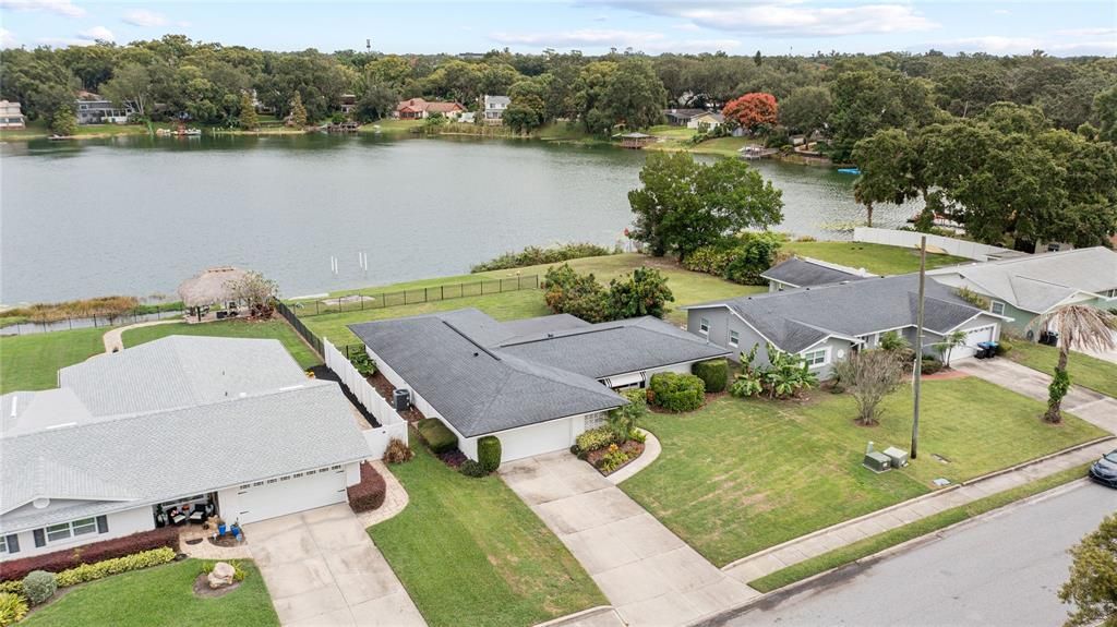 Под контрактом: $565,000 (4 спален, 2 ванн, 1772 Квадратных фут)