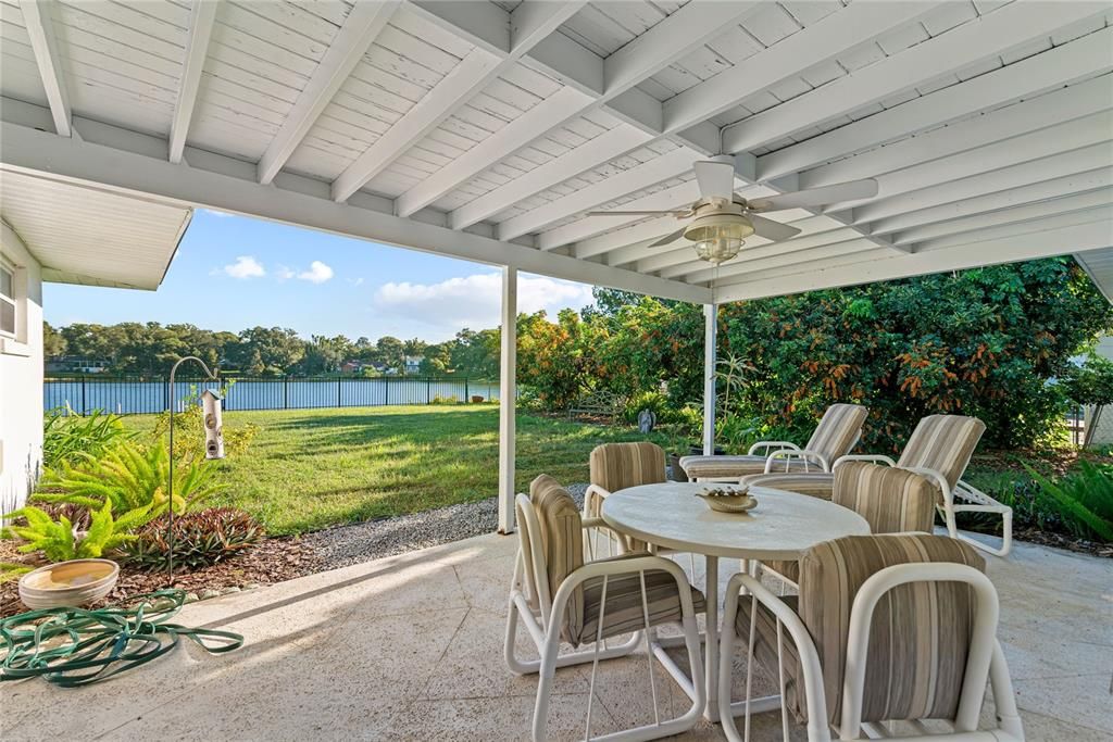 Под контрактом: $565,000 (4 спален, 2 ванн, 1772 Квадратных фут)