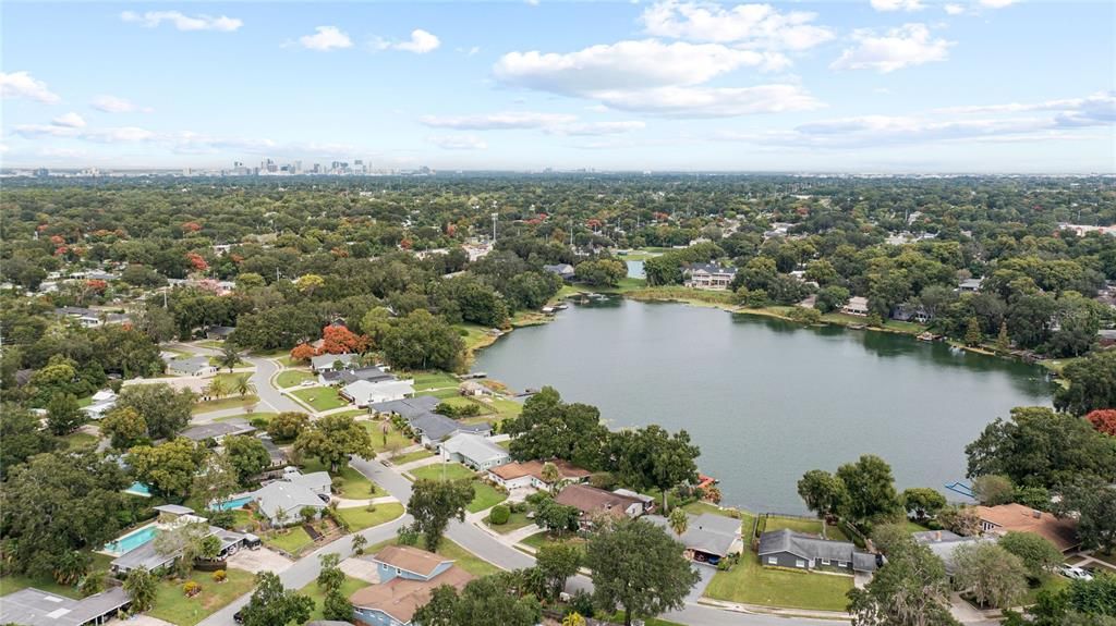 Под контрактом: $565,000 (4 спален, 2 ванн, 1772 Квадратных фут)