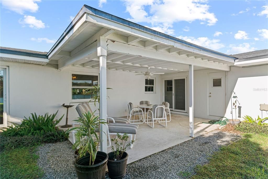 Под контрактом: $565,000 (4 спален, 2 ванн, 1772 Квадратных фут)