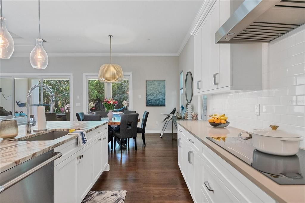 Activo con contrato: $2,625,000 (4 camas, 3 baños, 3331 Pies cuadrados)