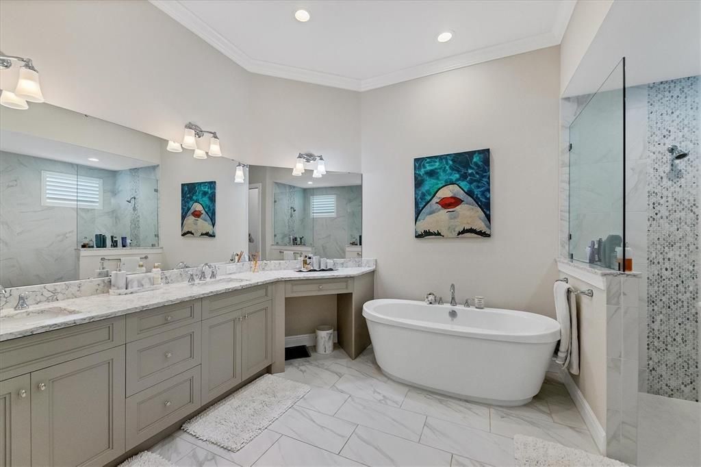 Activo con contrato: $2,625,000 (4 camas, 3 baños, 3331 Pies cuadrados)