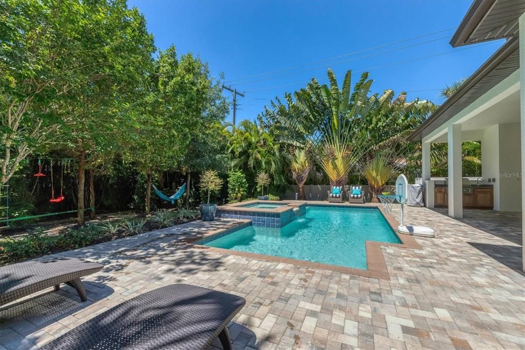 Activo con contrato: $2,625,000 (4 camas, 3 baños, 3331 Pies cuadrados)