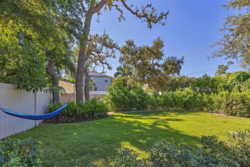 Activo con contrato: $2,625,000 (4 camas, 3 baños, 3331 Pies cuadrados)