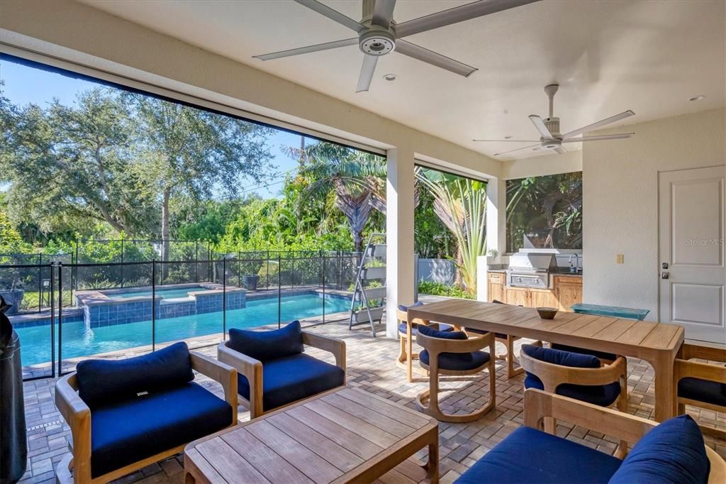 Activo con contrato: $2,625,000 (4 camas, 3 baños, 3331 Pies cuadrados)