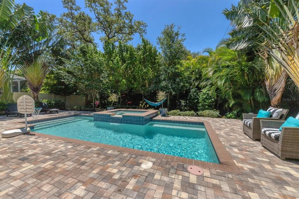 Activo con contrato: $2,625,000 (4 camas, 3 baños, 3331 Pies cuadrados)