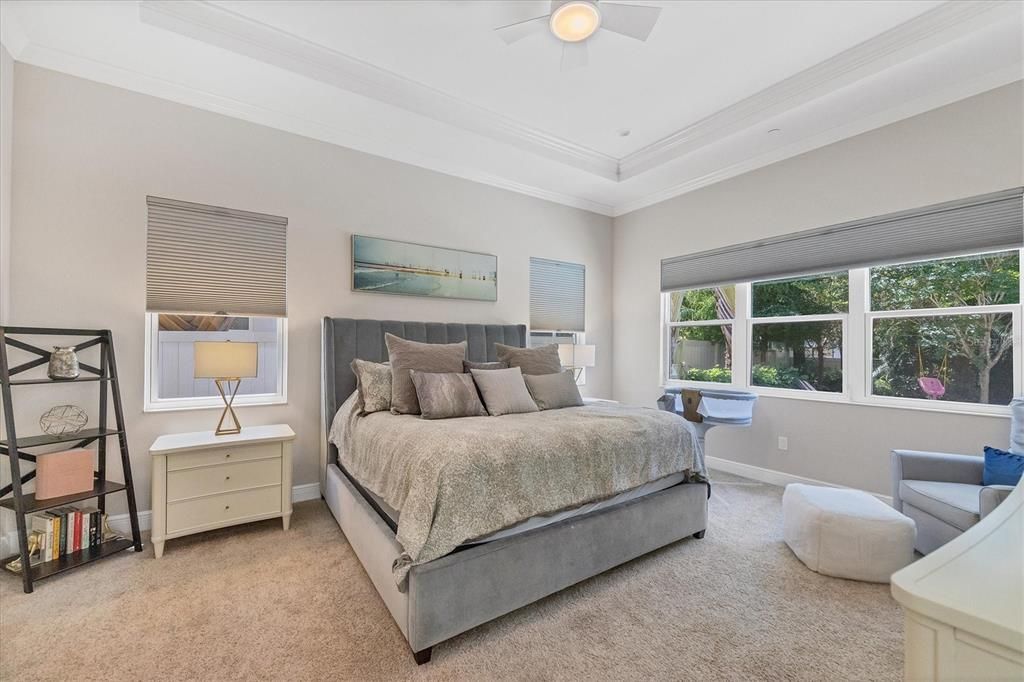 Activo con contrato: $2,625,000 (4 camas, 3 baños, 3331 Pies cuadrados)