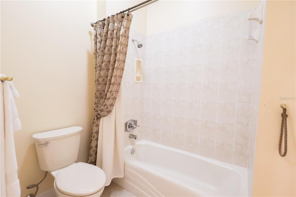 En Venta: $675,000 (3 camas, 2 baños, 3725 Pies cuadrados)